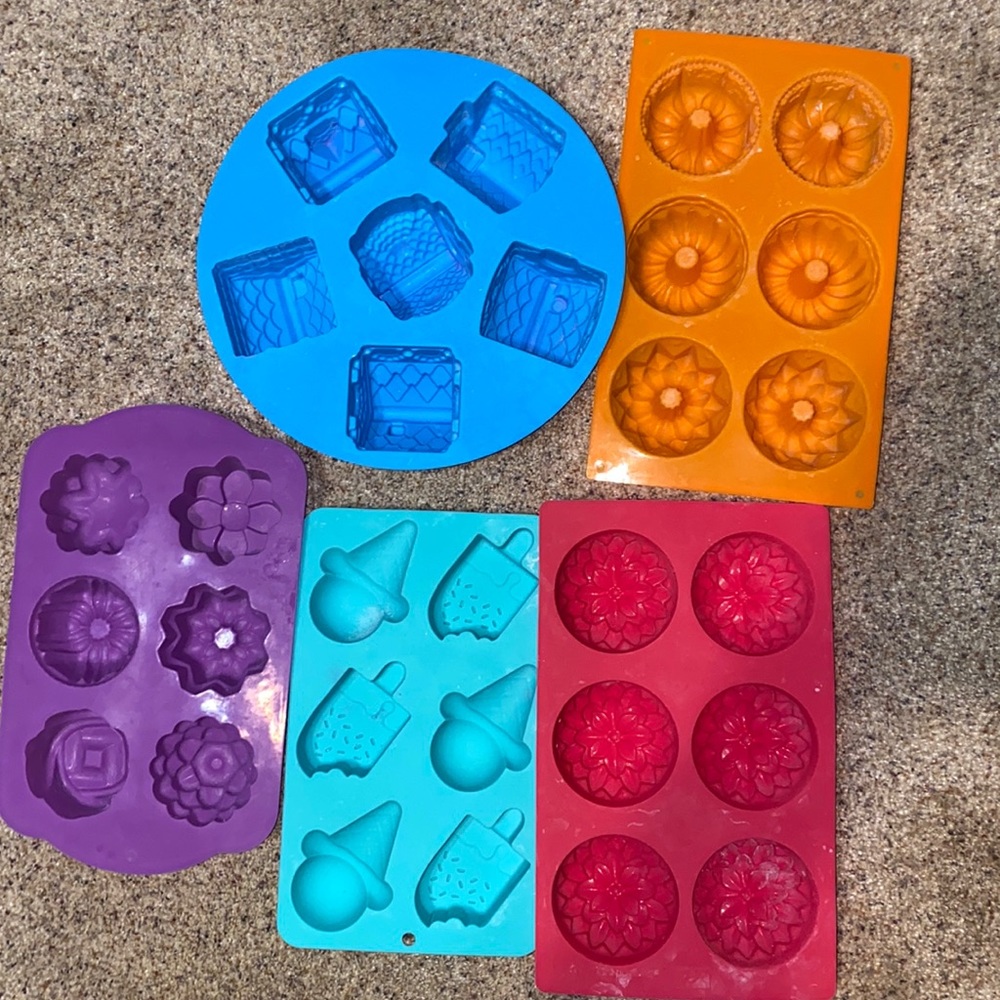 Lot of 5 Baking Silicone Molds Cake Cupcakes EUC